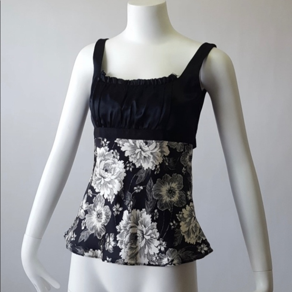 White house Black market top